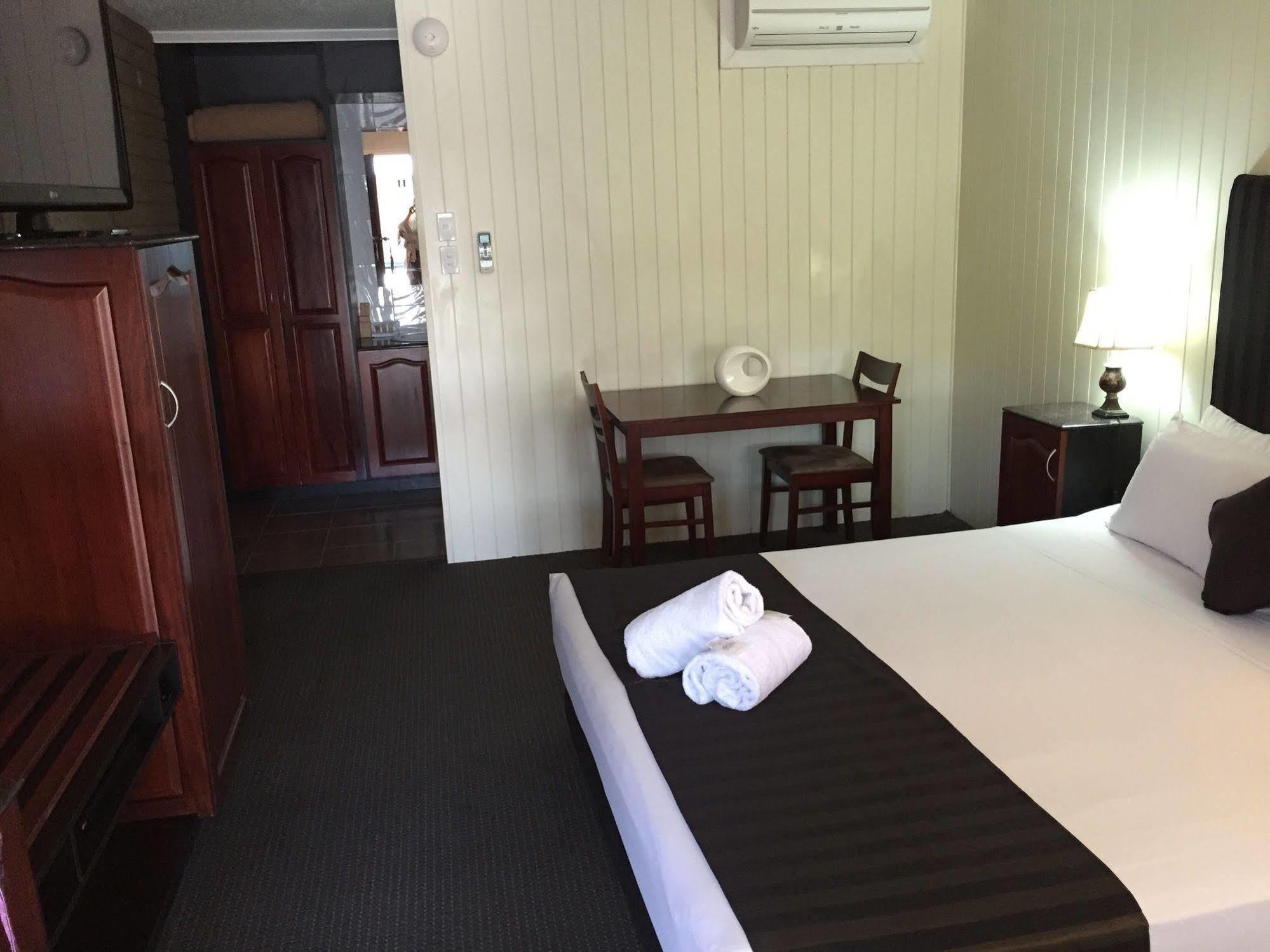 Country Plaza Motor Inn Mackay Εξωτερικό φωτογραφία